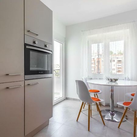 Saten Suite Apartment Near The Beach Porec Exterior photo